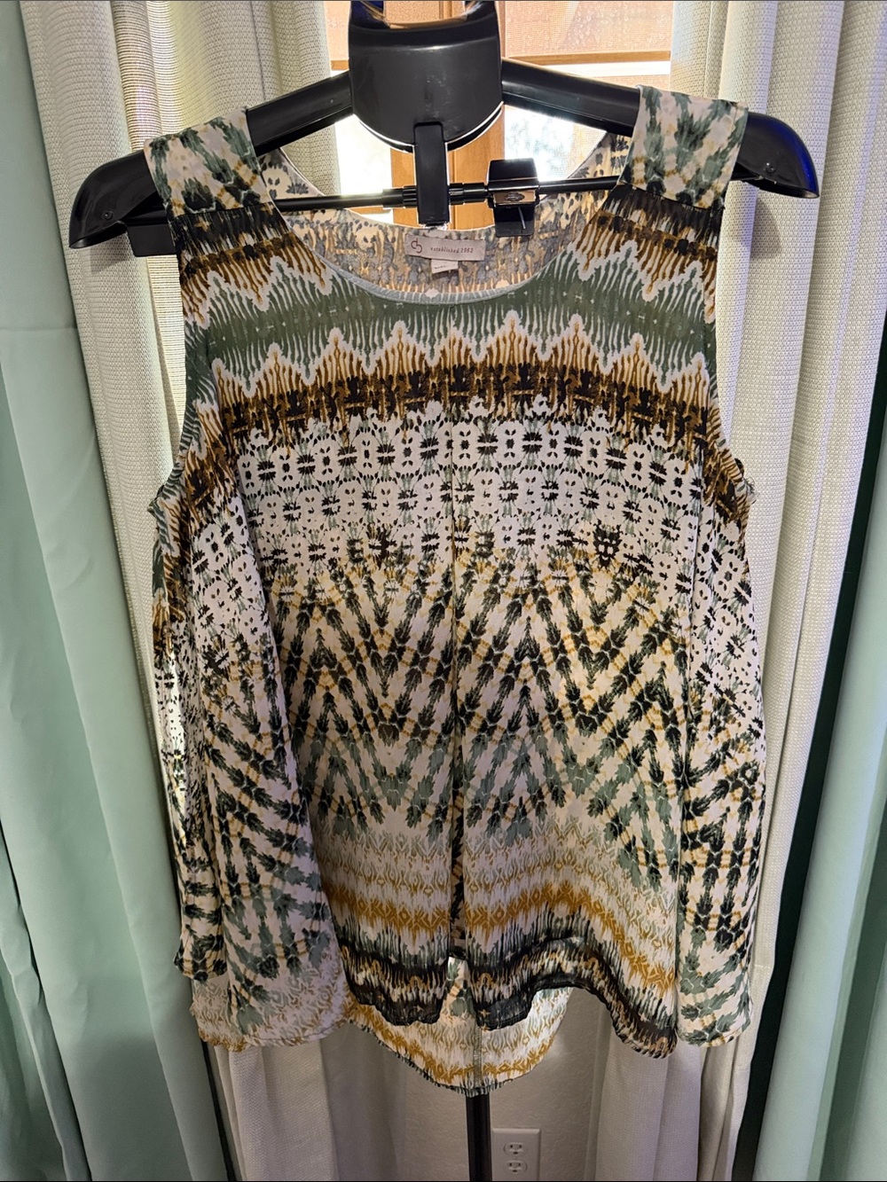 Dress Barn Sleeveless Geometric Print Camisole in Green, White & Mustard